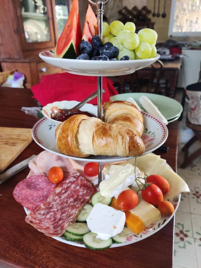 The Garden Gate Bed and Breakfast Sannat Εξωτερικό φωτογραφία