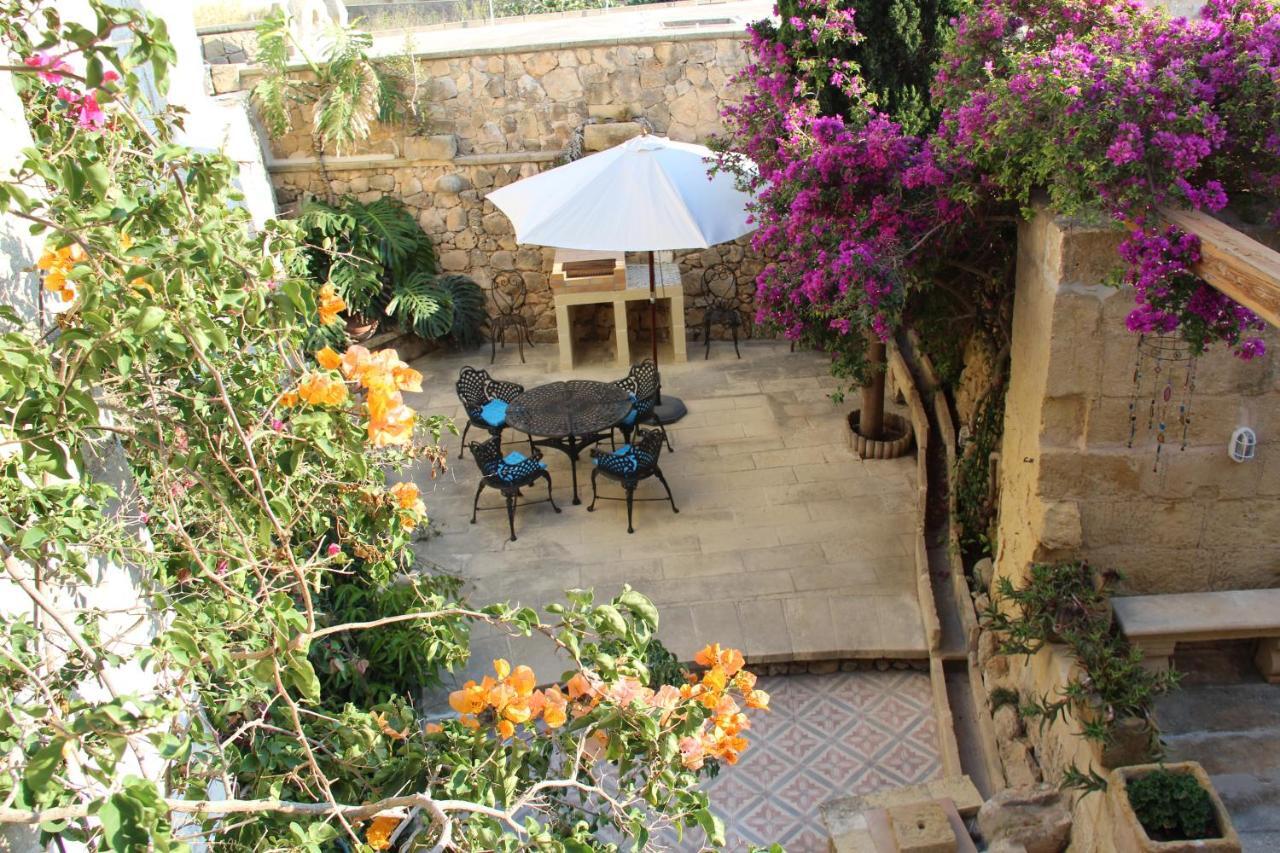 The Garden Gate Bed and Breakfast Sannat Εξωτερικό φωτογραφία